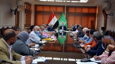 محافظ القليوبية: حصر وصرف التعويضات المستحقة للمواطنين بالطريق الدائري 