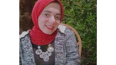 فتاة من متحدي الإعاقة تواجه التنمر بالكتابة.. مريم نجم: 