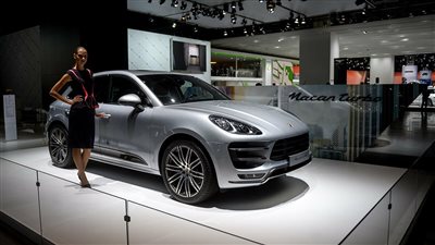 بورشه تستعد لإجراءات خفض التكاليف مرة أخرى بسبب الرسوم الجمركية الأمريكية