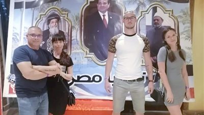 سائحون من كافة جنسيات العالم يحتفلون بعيد تحرير سيناء في فندق بالغردقة (صور وفيديو)