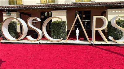 أول صورة من السجادة الحمراء لحفل توزيع جوائز الأوسكار 2021
