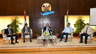 محافظ الفيوم: مجمع خدمي وآخر صناعي بكل قرية مستهدفة بمبادرة 