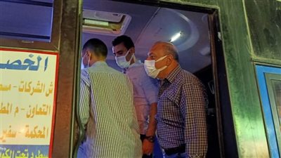 تحرير 15 محضر مخالفة لعدم ارتداء كمامة وضبط 5 محال مخالفة بالخصوص 