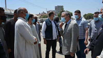 محافظ المنيا: الكمامة شرط لاستقلال السيارات