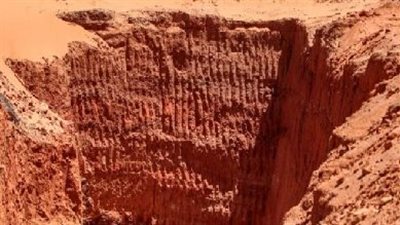 وفاة شخص بعد انهيار بئر للتنقيب عن الذهب بأسوان