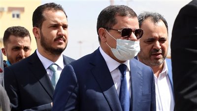 رئيس الحكومة الليبية يصل إلى مقر مفوضية الانتخابات لتقديم أوراق ترشحه للرئاسة