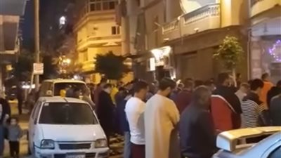 اتهم المنظمين بالإخوان.. جدل سكندري بعد نشر إعلامي فيديو ينتقد غلق شارع بسبب صلاة التراويح 