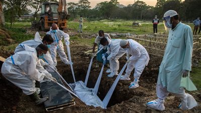 كورونا في الهند.. 200 ألف وفاة وطوابير على محارق الموتى والصحة العالمية تُعلق