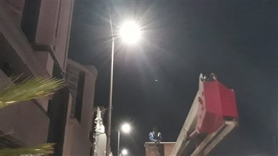 رفع كفاءة الإضاءة العامة بـ240 كشافا بحي شرق الإسكندرية 