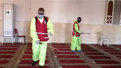 الهلال الأحمر يبدأ حملاته لتعقيم وتطهير المساجد في الغردقة (صور)