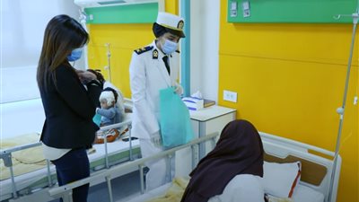 بمناسبة شهر رمضان.. وفد من حقوق الإنسان بوزارة الداخلية يزور مستشفى أبو الريش للأطفال (فيديو)