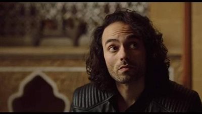 يوسف ابن الراحل حسين الإمام يخطف الأنظار في 