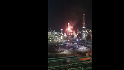 حريق ضخم في مصفاة للنفط بحيفا شمال إسرائيل (فيديو)