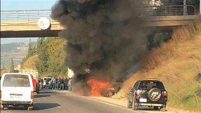 انقلاب سيارة واحتراقها وسقوط مصابين في طريق القاهرة الصحراوي بالشرقية