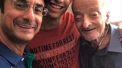 ننشر صورة زوجة طبيب الغلابة الراحل 