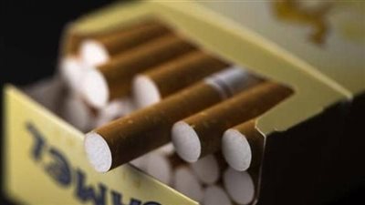 هل تصرف الدولة علبة سجائر على كل بطاقة تموين؟