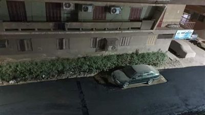 بعد سخرية رواد مواقع التواصل.. محافظة القليوبية: تم رفع سيارة بنها واستكمال رصف الطريق (صور) 