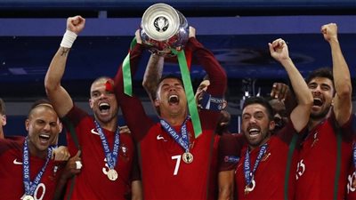 قصة نهائي (19).. إيدير قهر أحفاد نابليون في ملاعبهم