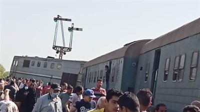 السكك الحديدية توجه معدات الرفع لموقع حادث قطار دمياط و