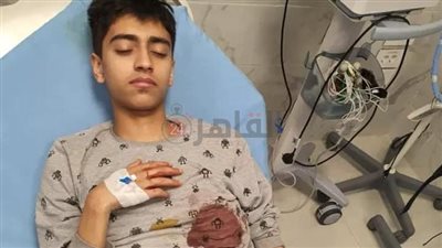 4 أشخاص يتعدون على شاب بسلاح أبيض لدفاعه عن فتاة بحدائق المعادي  