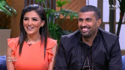 محمد سامي: مي عمر محترفة وشاطرة جدًا.. وفي ناس عايزة تبقى مكانها (فيديو)