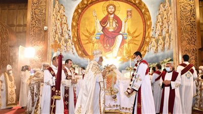 بالصور.. قداس عيد القيامة المجيد في الكاتدرائية المرقسية بالعباسية