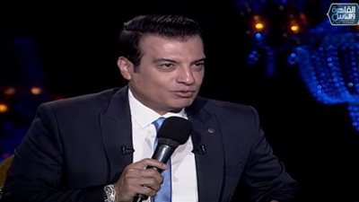 إيهاب توفيق يغني لأول مرة أغاني مهرجانات في 