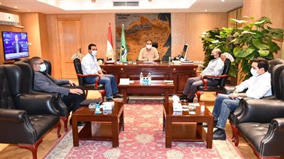 محافظ الفيوم: 