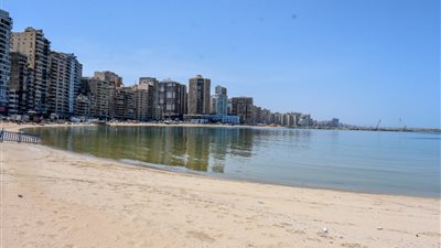 بعد غلق 66 شاطئًا.. محافظ الإسكندرية في جولة مفاجئة على الكورنيش والحدائق