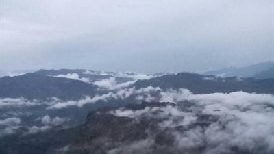 مصرع 4 أشخاص وإصابة آخرين جراء الأمطار والسيول في اليمن (فيديو)