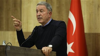 وزير الدفاع التركي يتوجه لألمانيا اليوم لبحث الأزمة الأوكرانية