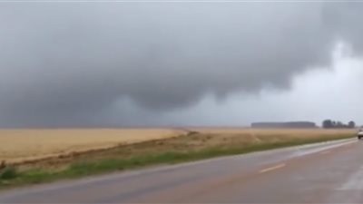 مئات العائلات بدون كهرباء بسبب إعصار بولاية مسيسيبي بأمريكا