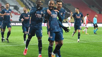 أرتيتا يرد على أوباميانج.. ويختار لاكازيت قائدًا لفريق أرسنال