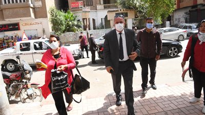 سيدة تستغيث بمحافظ قنا من سوء معاملة طبيب بـ