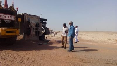 إعادة فتح طريق رأس غارب عقب إزالة آثار انقلاب 