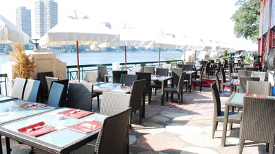 الحكومة: غلق المحال 11 مساءً والمطاعم 12 منتصف الليل