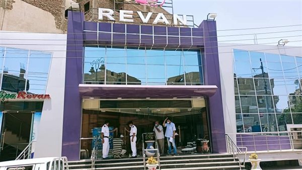 إغلاق قاعات خالفت