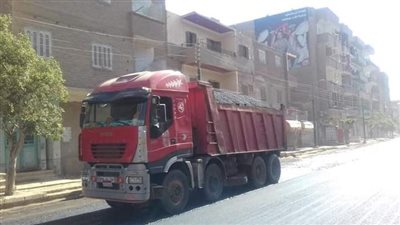 حملة مكبرة لتحسين ورفع كفاءة الطريق الزراعي بأسيوط