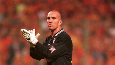 وفاة حارس مرمى باريس سان جيرمان السابق في ظروف غامضة