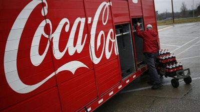 عمال في كوكاكولا: الشركة فصلت 100 موظف على مستوى الجمهورية دون سند قانوني