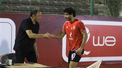 محمود الخطيب يحضر مران الأهلي ويؤازر اللاعبين قبل مواجهة الزمالك (صور)