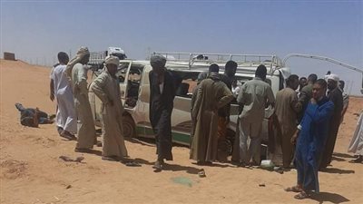 مصرع وإصابة 17 شخصًا إثر انقلاب سيارة بالطريق الصحراوي بأسوان