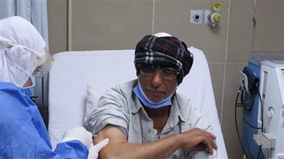 الرعاية الصحية ببورسعيد تتولى تطعيم مرضى الغسيل الكلوي ضد كورونا (صور)