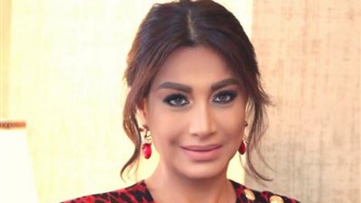 بسمة وهبة بعد نجاتها من حريق مركب الساحل الشمالي: جتلي عقدة وهرجع القاهرة