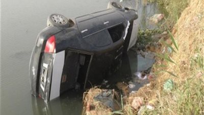 مصرع شخصين وإصابة آخر في حادث انقلاب سيارة نقل داخل ترعة بقنا