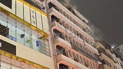 شاهد لحظة السيطرة على حريق شقة سكنية في الدقي (فيديو)