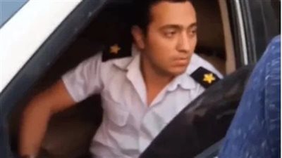 قدم اعتذارًا وسدد المخالفات.. تطورات جديدة في واقعة سير ضابط عكس الاتجاه بفيصل