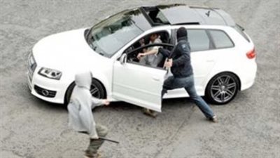 استدرجوهما بإعلان وهمي عبر فيسبوك لبيع سيارة.. المشدد 15 سنة لـ 5 متهمين سرقوا شابين بالإكراه في قنا