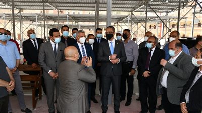 محافظ الفيوم يفتتح أول مجمع مواقف سيارات نموذجي على مستوى المحافظة (صور)