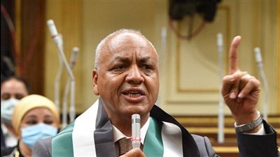 مصطفى بكري يتسائل عن موقف بحيرة ناصر من قانون الثروة السمكية الجديد